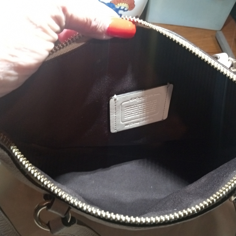 Coach White Leather Women's Bag Set - Picture 14 of 16